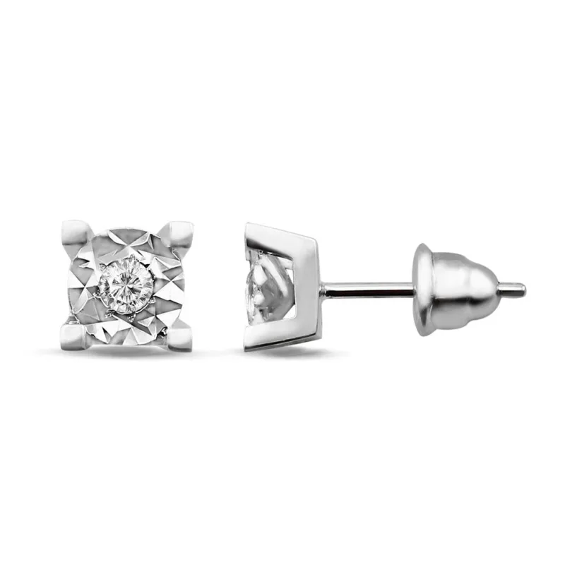 Illusion-Set Diamond Earrings: The Solitaire Look on a Balanced Budget