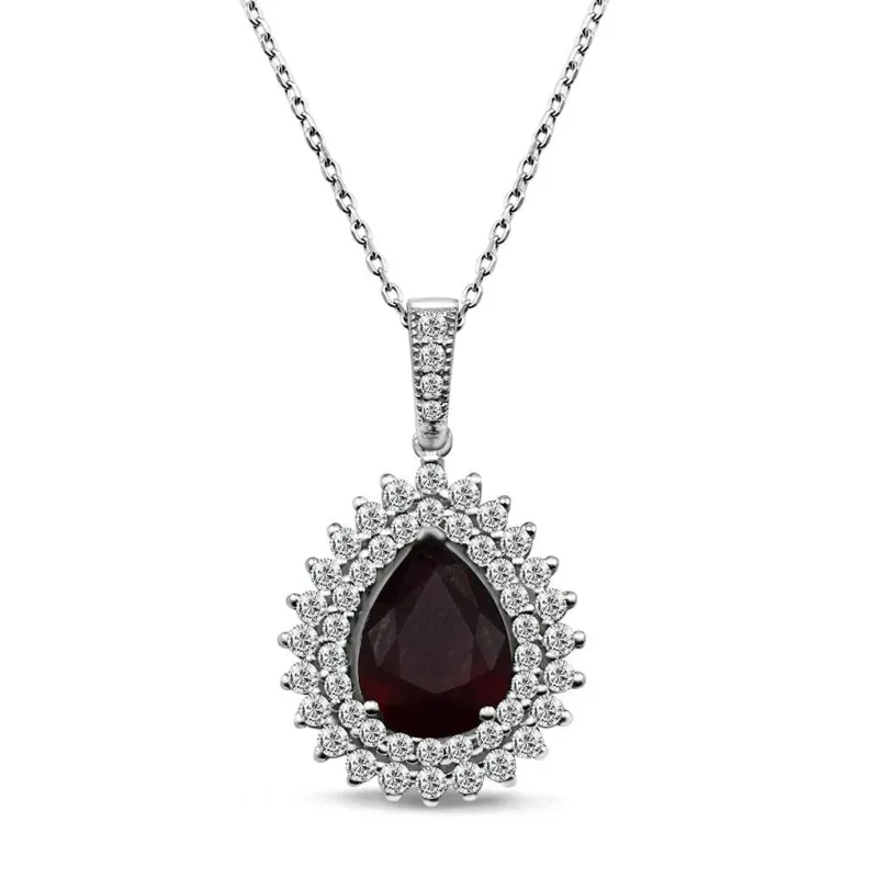 Gemstone and Diamond Necklaces: The Nobility of Color at Your Neck