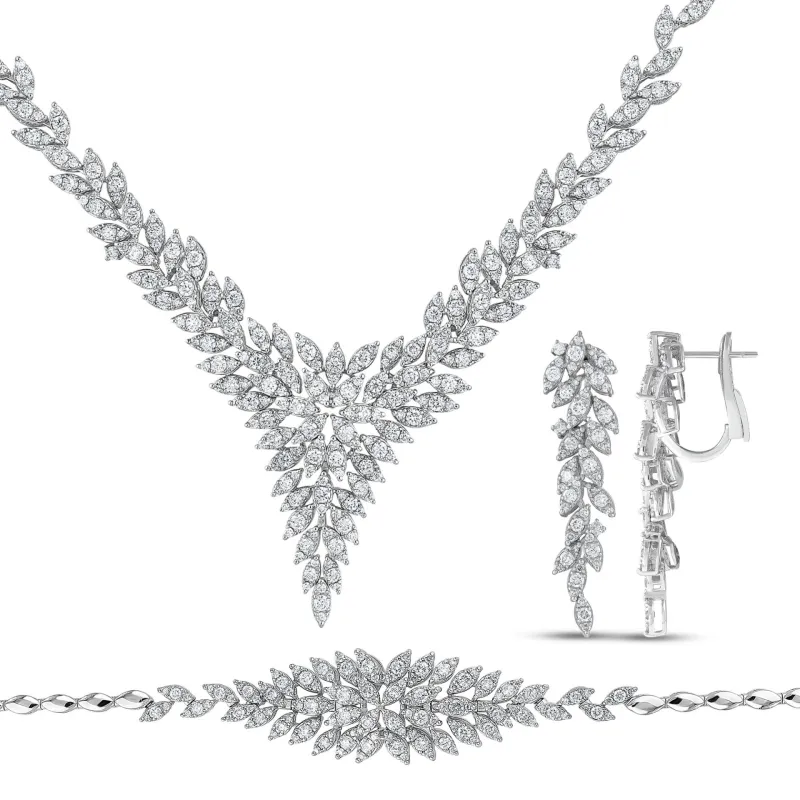 How to Choose a Diamond Wedding Set: A Guide for Brides